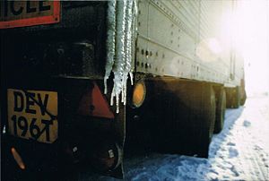 1979 02 01 frozen tourbus PeterHoeger-Wiedig.jpg
