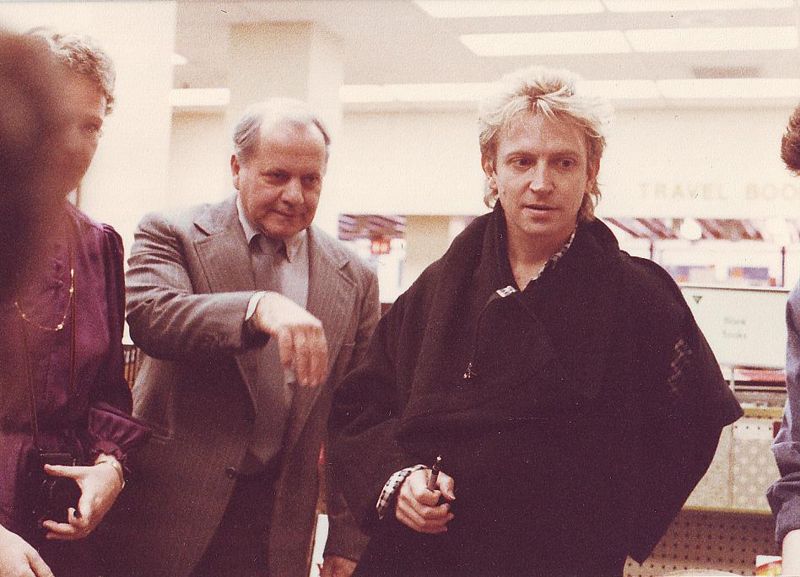 File:1983 10 25 bookstore3.jpg