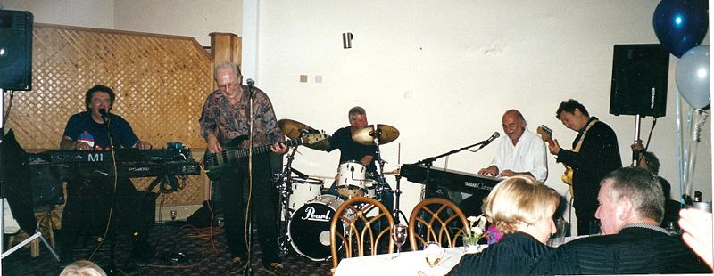 File:2002 10 19 photo.jpg