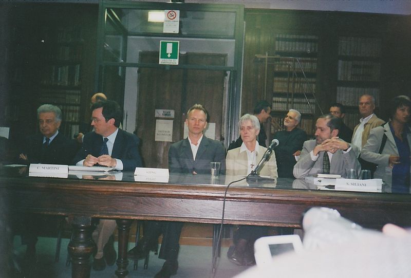 File:2002 09 30 Sting Florence 2 Pier Luigi Avolio.jpg