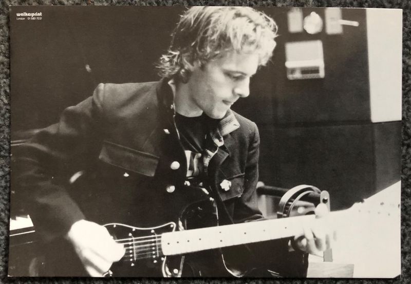 File:Walkerprint 1979 Stewart guitar bw.jpg