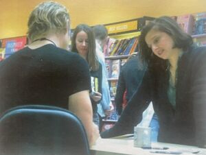 2004 11 22 Sting KTy FromSouthFrance.jpg