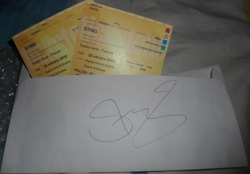 File:2010 10 25 tickets autograph Cristina Provenzano.jpg